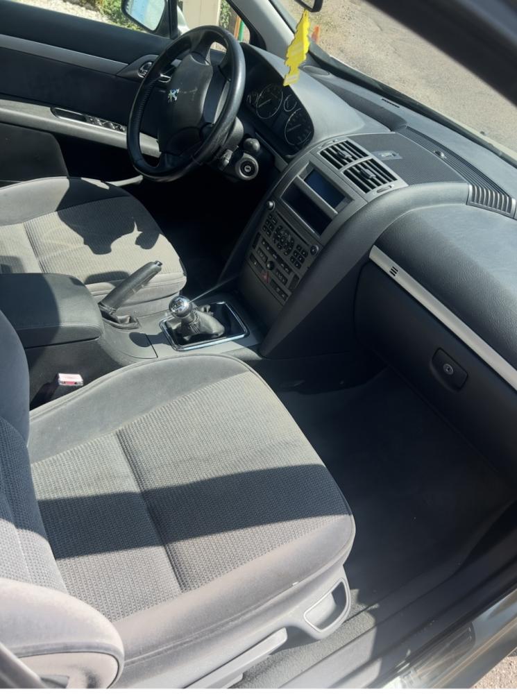PEUGEOT 407